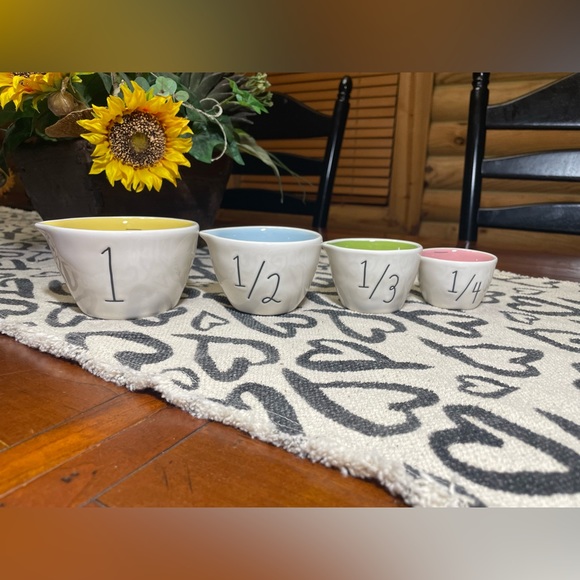 DISNEY PRINCESS Rae Dunn Measuring Cups - Picture 3 of 14